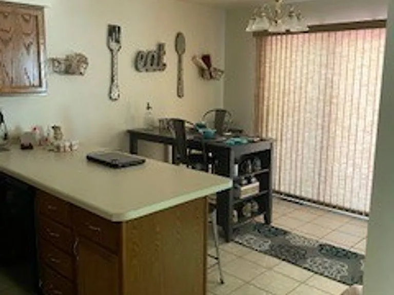 2724 Shady Grove Rd — Photo 3