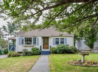 25 Summit Ter, Peabody, MA 01960