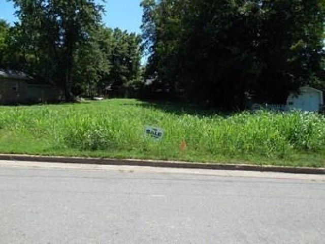 1st image of 1207 Moss St