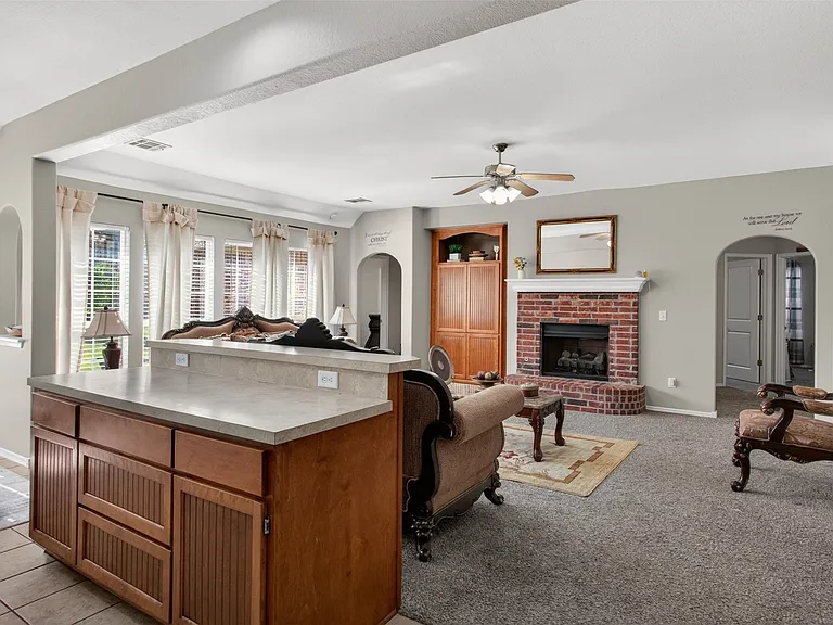 1004 S 75th St — Photo 17