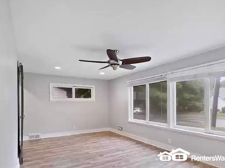 2612 Toledo Ave S — Photo 6