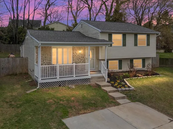 7 Honey Locust Ct, Essex, MD 21221