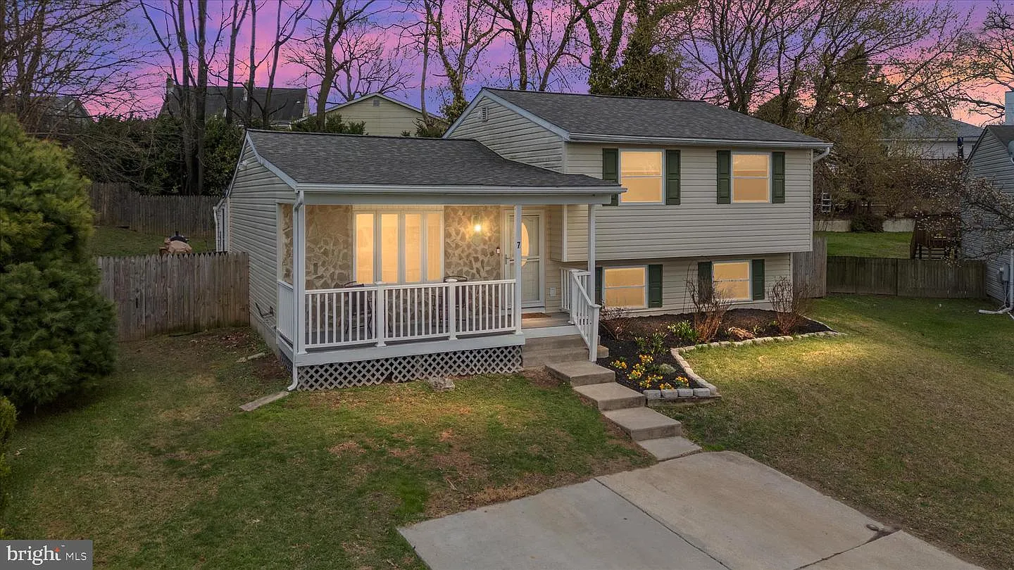 7 Honey Locust Ct photo 1