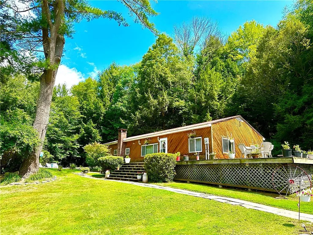 12 Mesmer Hill Road photo 1
