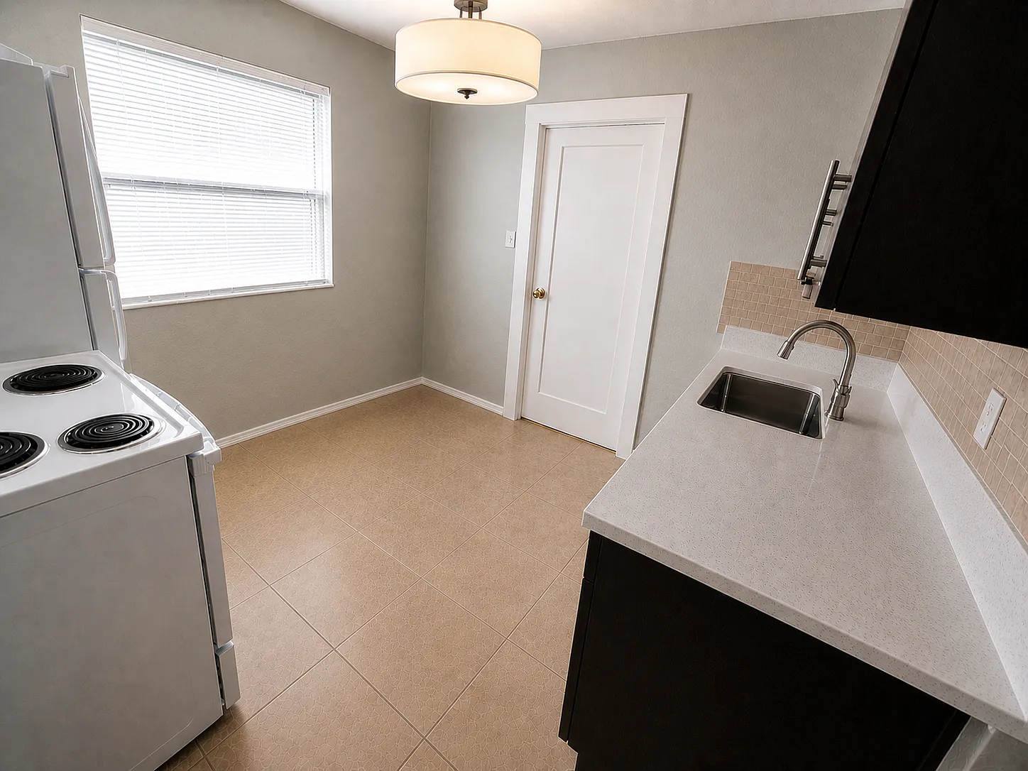 3 bed, 1360 sqft, $2,500 — Photo 4