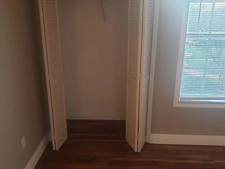 Extra master closet next to walk in