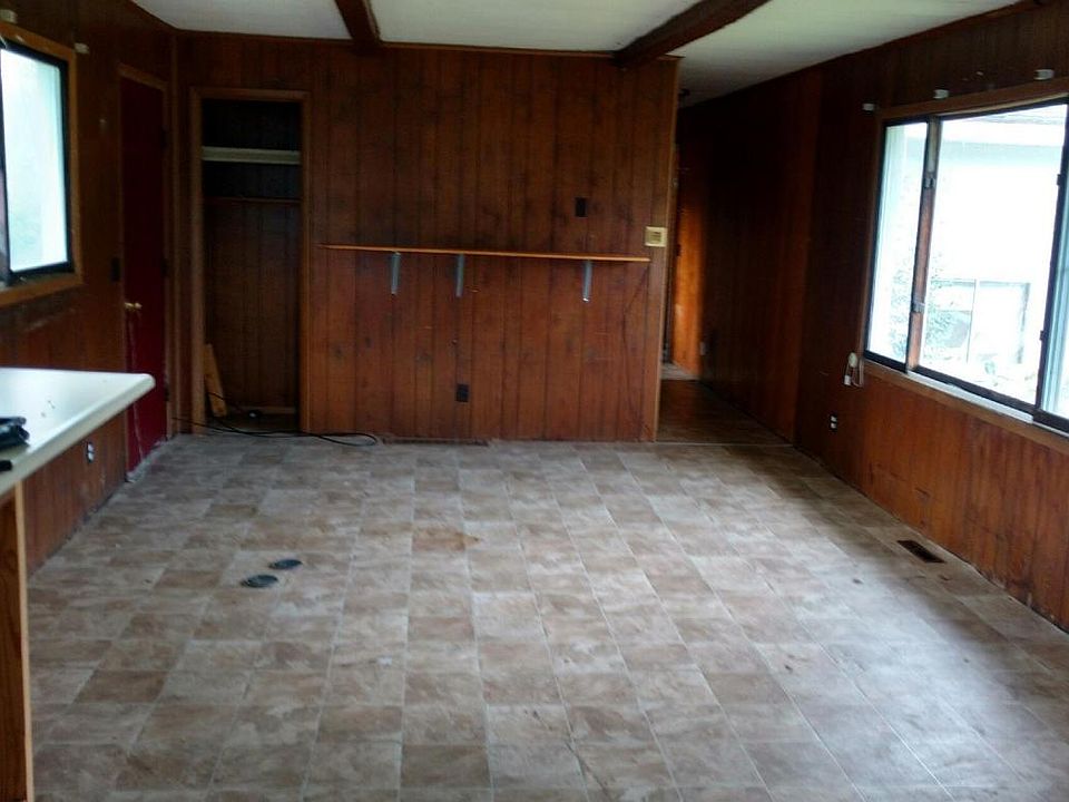 2nd image of 4398 85th Ave