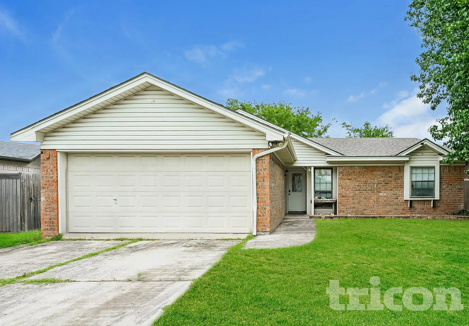 716 Fair Meadows Dr Saginaw TX — Photo 1