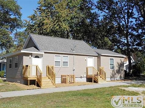 4th image of 3364 Highland St