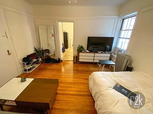Rented by Realty 2000 Corp | media 1
