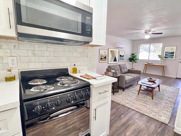 4150 N 25th St #12 — Photo 7