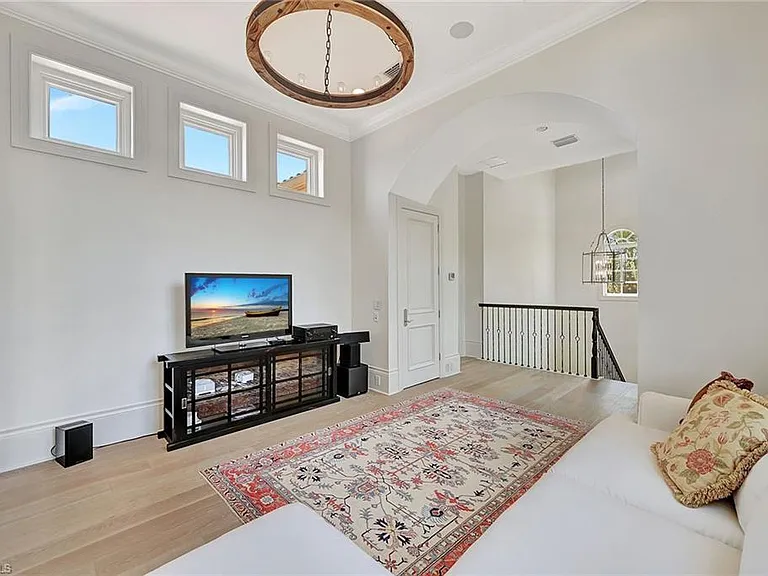 2052 Isla Vista Ln — Photo 30