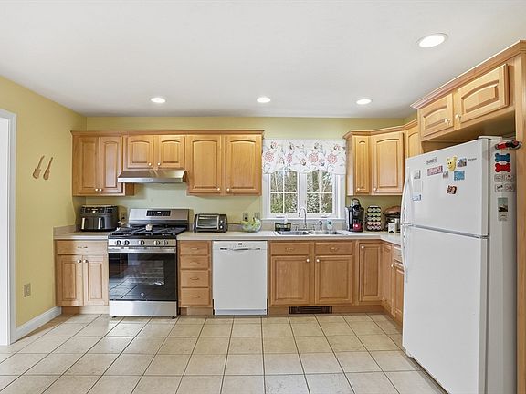 5th image of 56 Bilotta Way