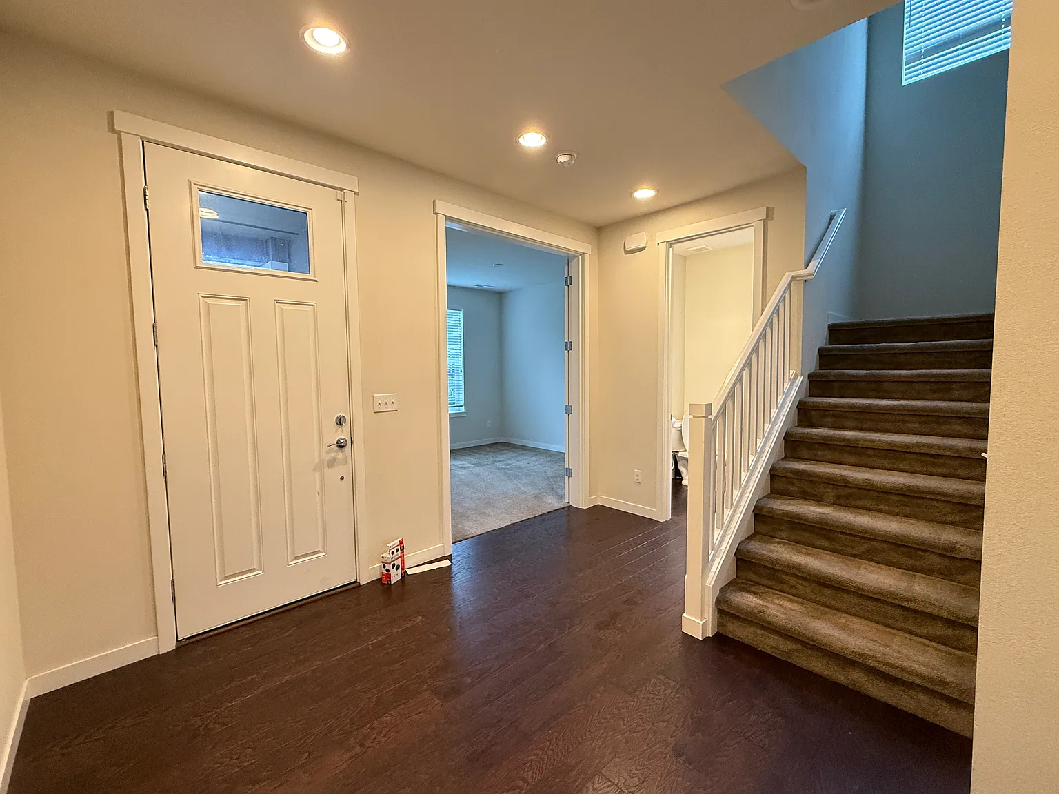 4 bed, 2.5 bath, 2832 sqft, $3,950 — Photo 3