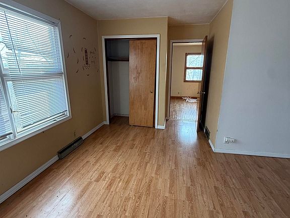 3rd image of 900 McLaughlin Cir