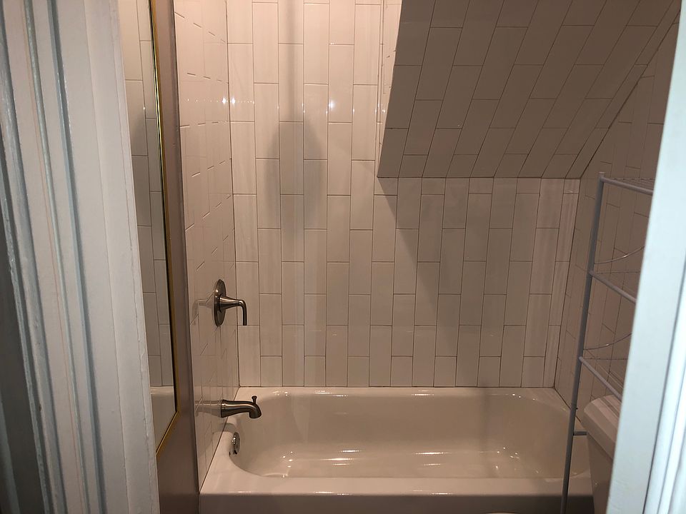 1st image of 810 West Ave