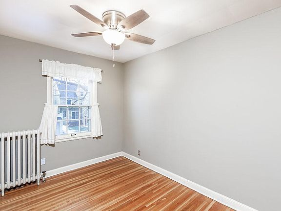 3rd image of 2100 Girard Ave S #2