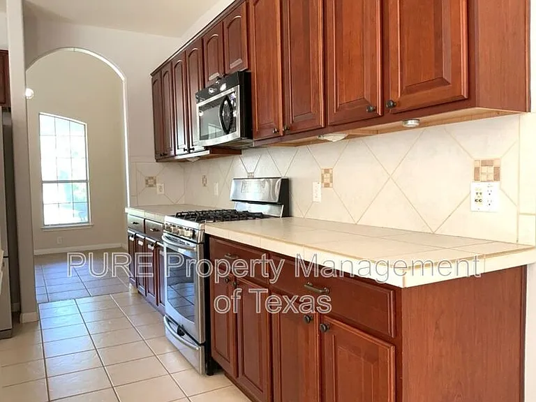 2302 Barnett Dr — Photo 13