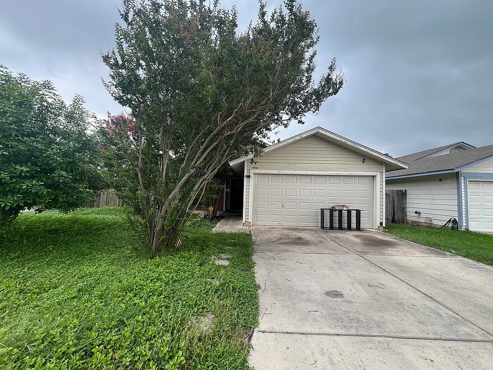 7994 Wayside Trl