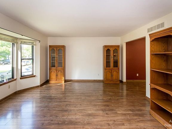 4th image of 5769 Meadowview St