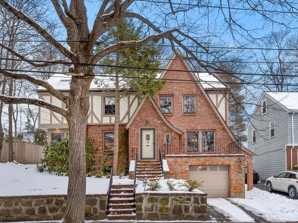 223 Bonad Rd, Brookline, MA 02467