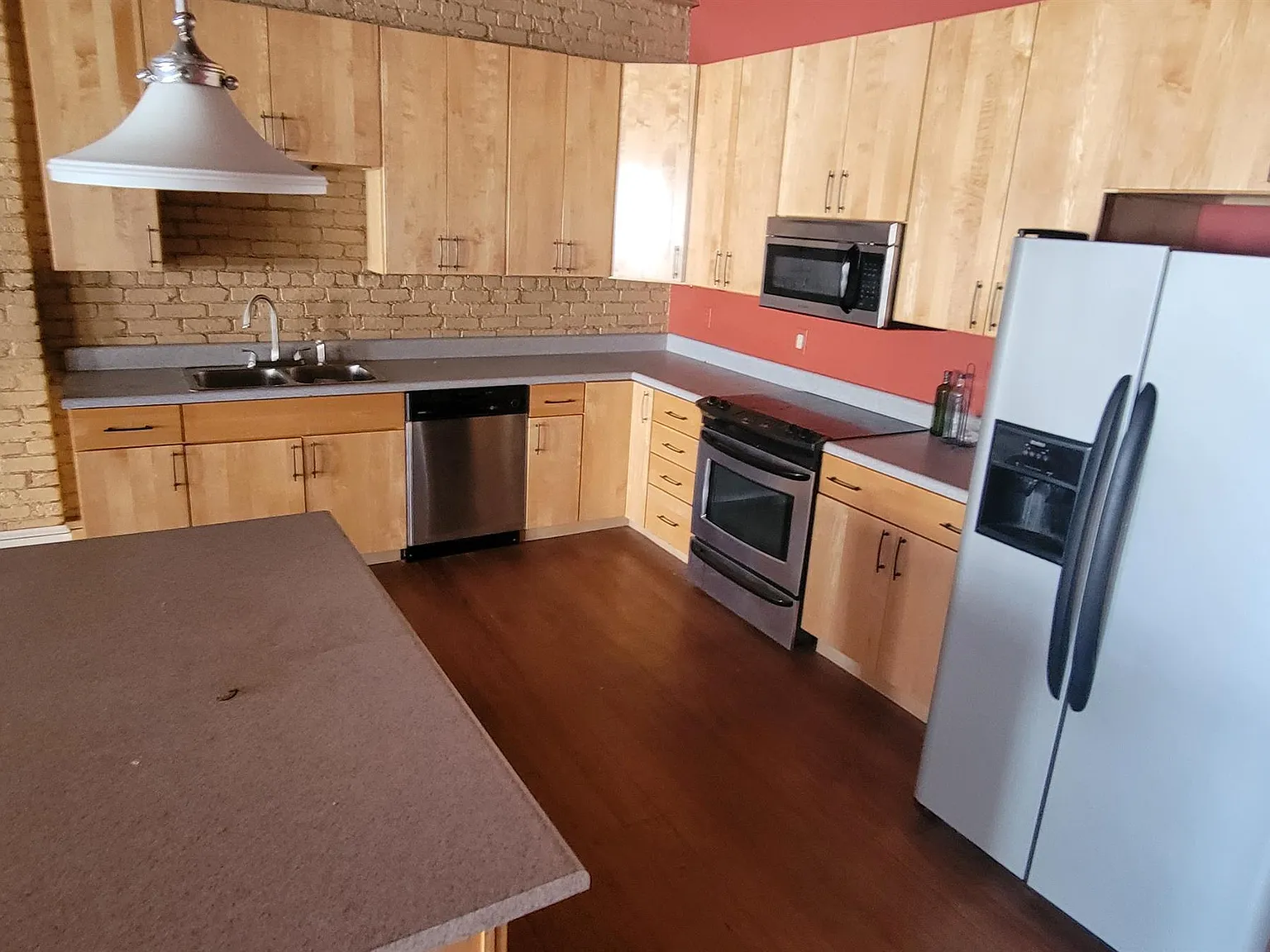 572 Mulberry Street — Photo 1