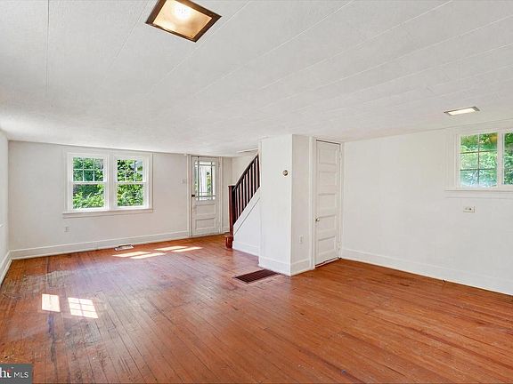 5th image of 270 Green Valley Rd