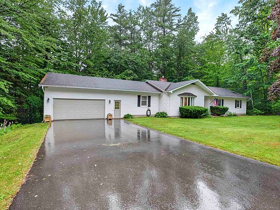 2nd image of 12 Snowshoe Hill Road