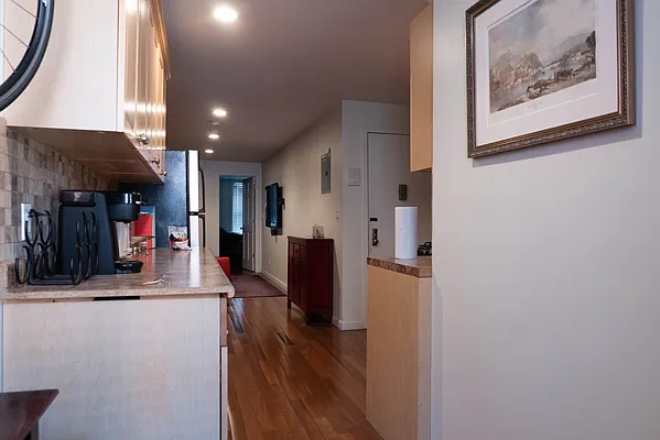 Rented by Urban Real Estate Property Group Inc | media 8