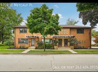 9707 W Metcalf Pl, Milwaukee, WI 53222