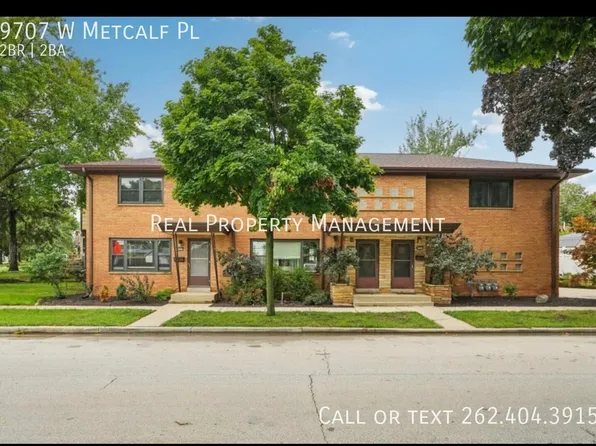9707 W Metcalf Pl, Milwaukee, WI