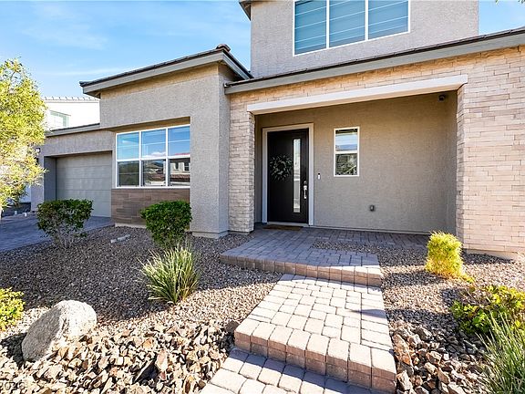 4th image of 10143 Bismarck Palms Ave