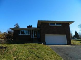 1536 Uplands Dr, Springfield, OH 45506