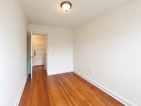 5th image of 2806 O St SE #6
