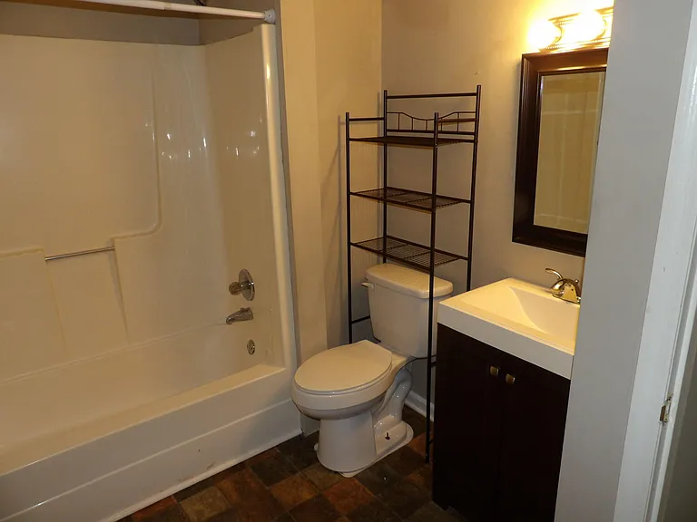 65 Ashwood Ct #8 — Photo 22
