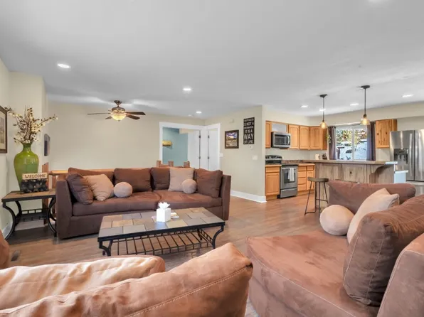 880 S Fairmont Loop, Coeur D Alene, ID 83814