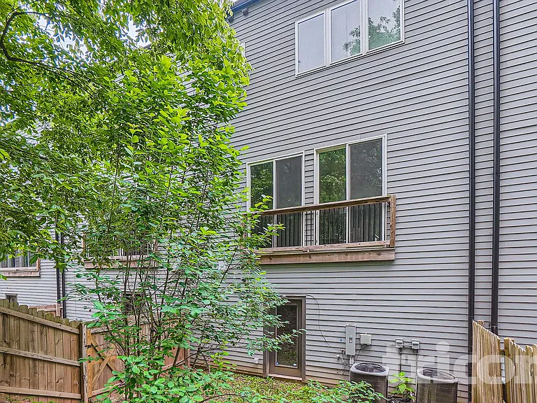 865 Cavanaugh Ave SE — Photo 18