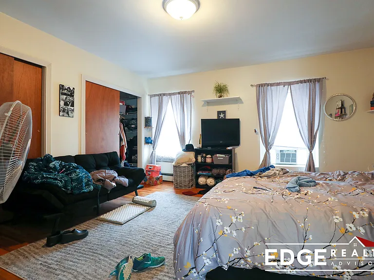8 Woodmont St — Photo 14