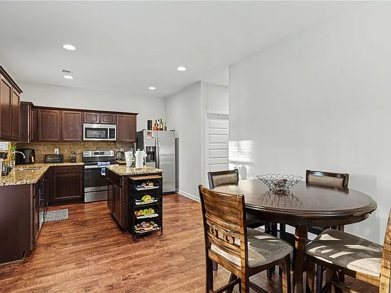 1241 England Ter — Photo 6