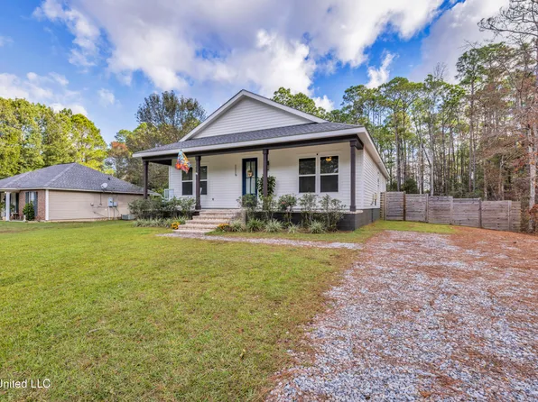 1116 Oak St, Ocean Springs, MS 39564