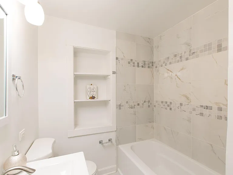 2184 Techny Rd — Photo 9
