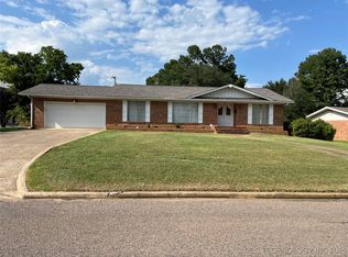 2114 W Liveoak St, Durant, OK 74701