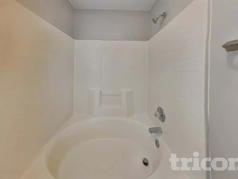 5169 Parkerwood Dr — Photo 10
