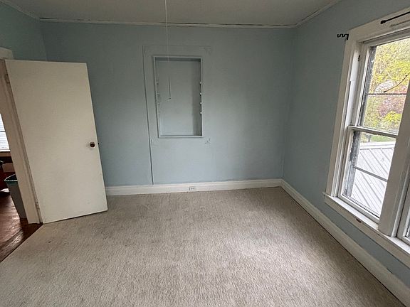 4th image of 48 Pennsylvania Ave #2