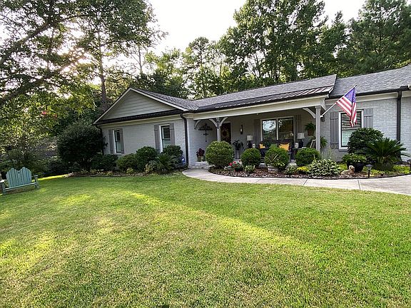 2nd image of 800 Jefferson Dr