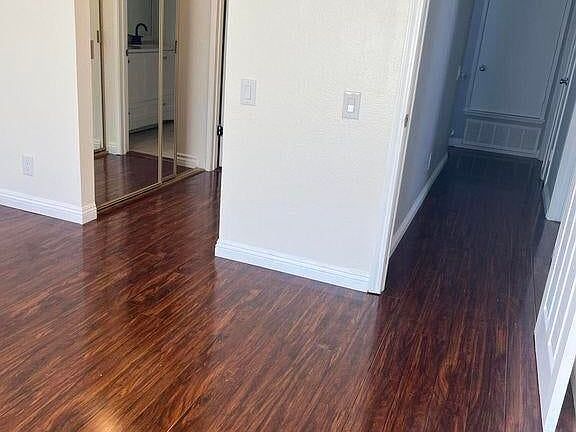 5th image of 5033 West Ave #L-10-11