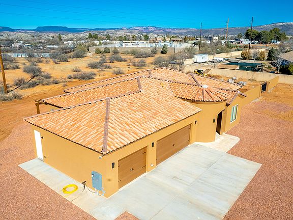 3rd image of 1246 ANGEL CREST Drive