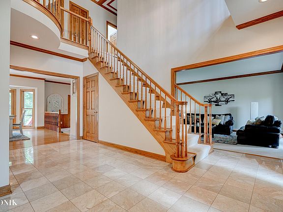 4th image of 1547 Pine Lake Dr
