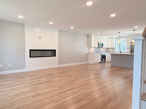 2nd image of 9 Acton Rd #4