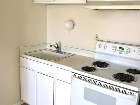 3rd image of 518 Avenue Alhambra #12